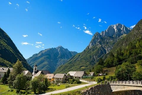 Raftingoplevelse på Soča-floden fra Ljubljana