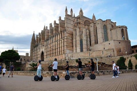 Visite de la vieille ville de Palma de Majorque en Segway