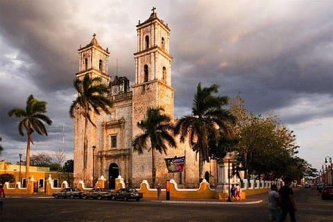 Excursão privada a Valladolid com transporte de ida e volta