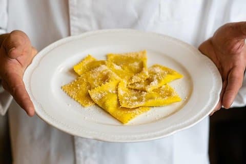 Parmigiano Reggiano, frisk pasta og vin Privat oplevelse omkring Parma