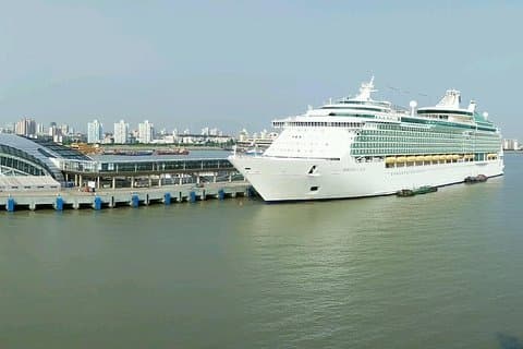 Traslado privado del aeropuerto de Shanghái al puerto internacional de cruceros de Wusong Kou