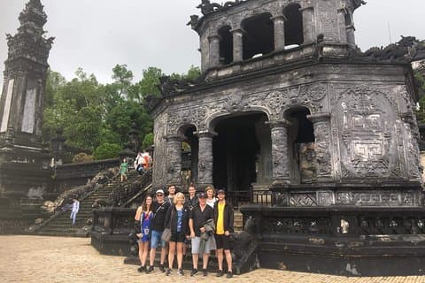 Private Tour vom Hafen von Da Nang zur Zitadelle von Hue und zu den Königsgräbern