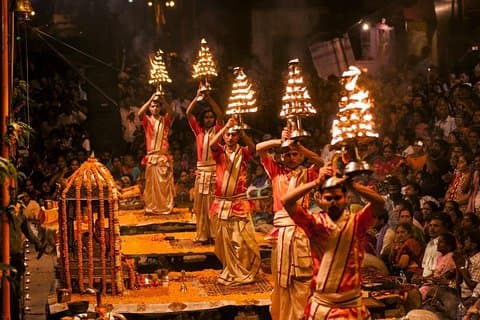 Varanasi Evening Walking Tour med Ganga Aarti