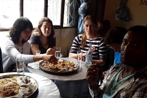 Madsmagningsture, Enjera / Injera-bagning, kaffeseremoni, Tej-smagning