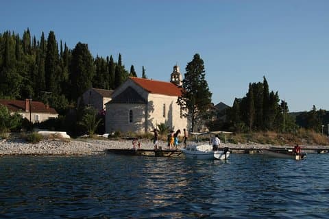 Hoteller i nærheden af Island Vrnik Water Taxi