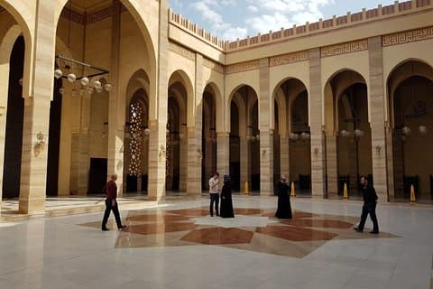 $85 Privat Bahrain Transit City Tour.