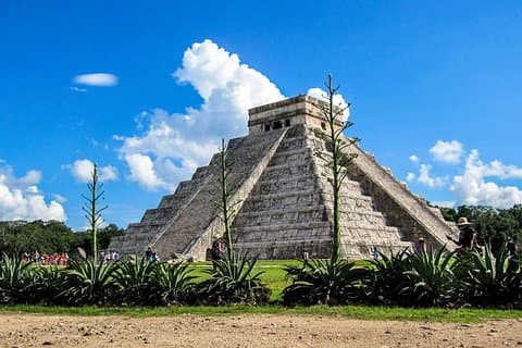 Chichen Itza & Ekbalam-tur med Cenote fra Playa del Carmen