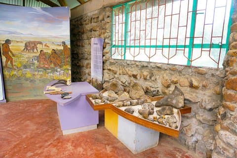 Kariandusi Prehistoric Site and Hyrax Hill Day Tour