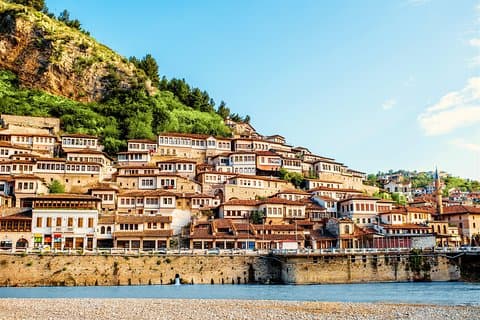 Besøk Berat (UNESCO) fra Tirana / Durres