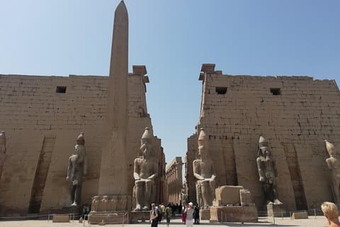 Voyage privé à Louxor depuis Hurghada, la vallée de la reine et le temple de Louxor
