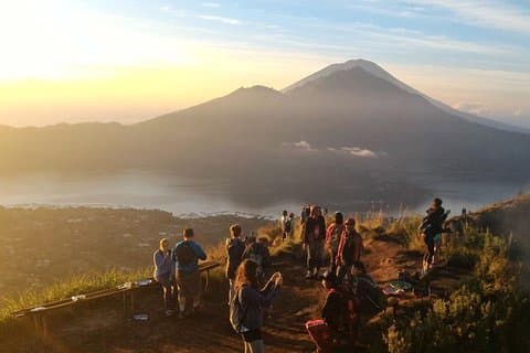 Caminhada ao nascer do sol no Monte Batur