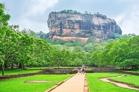 Colombo Flughafen nach Sigiriya Taxi