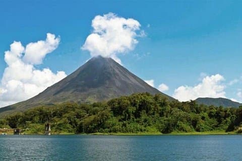 Privater Transferservice vom Flughafen San Jose nach Arenal - La Fortuna
