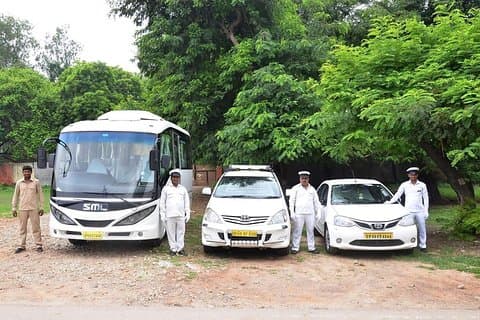 Trasferimento privato: dall'aeroporto di Varanasi all'hotel Varanasi