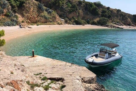 Bol e Milna (ilha Brac) passeio de barco privado a partir de Split ou Trogir
