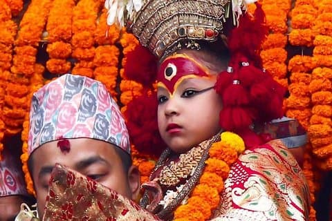 カトマンズのダルバール広場とスワヤンブストゥーパへのプライベートデイツアー＃visitnepal2020