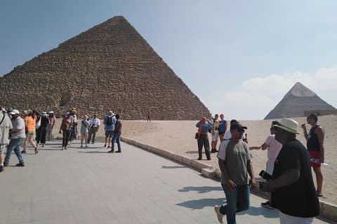 Giornata privata al Cairo in auto incluso pranzo minimo 2 persone