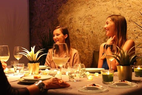 Landausflug : Stadtrundfahrt mit Tapas im Denkmal aus dem 11. Jahrhundert