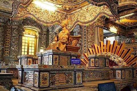 Hue Royal Tombs Tour: Visit Best Pagoda & King's Mausoleums
