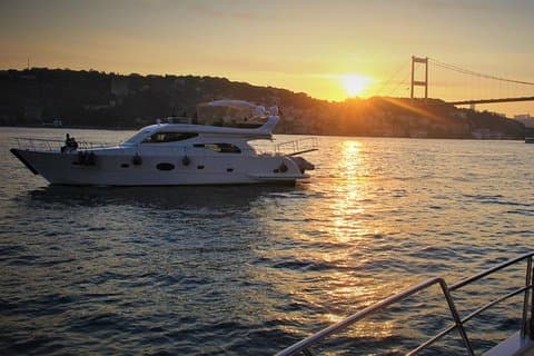 Privat kryssning på Bosporen med privat yacht