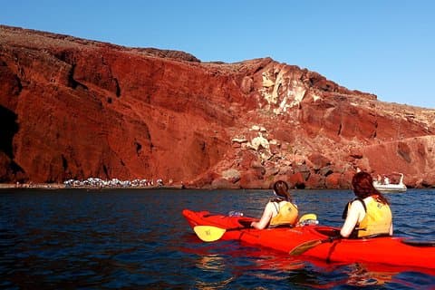Santorini Guidato Sea Kayak con Light Lunch e Pick-up Opzione