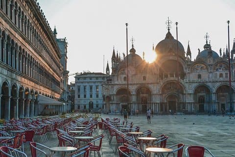 Stadtspiel in Venedigs Castello und San Marco