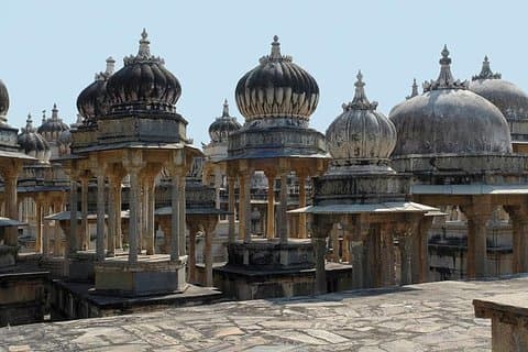 Royal Trails of Udaipur (tour guidato della città di mezza giornata)