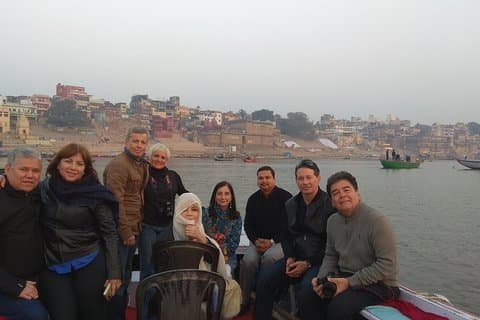 Paseo en barco al amanecer en el Ganges con la gira de Varanasi