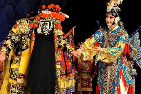 Peking-Oper + privater Fahrer: Abholung und Rückgabe vom Hotel