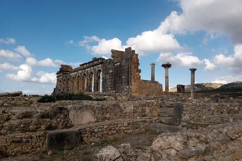 Overnachting Van Fez tot Meknes, volubilis en chefchawen