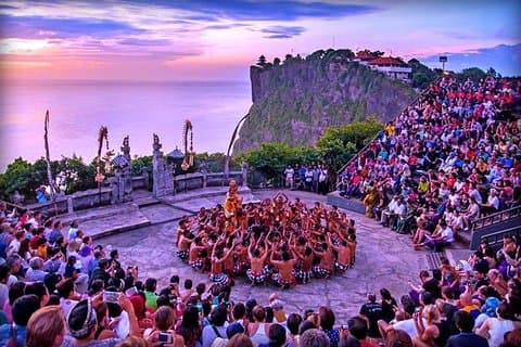 Tour på Bali på spansk til solnedgangstemplet Uluwatu