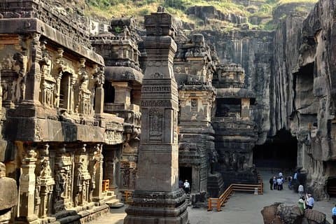 Ellora Caves Guided Day Tour mit anderen Attraktionen