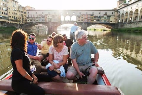 A guided floating tour of Florence with typical food and wine