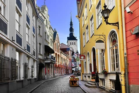 Excursion privée à terre: tous les points forts de Tallinn (marche et conduite)