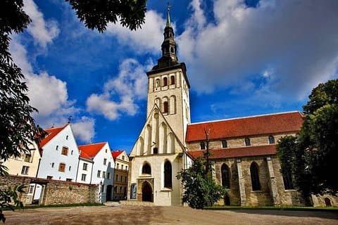 Excursión privada en tierra: recorrido a pie por el casco antiguo de Tallin