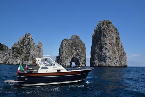 Excursão de barco privado a Capri de Amalfi