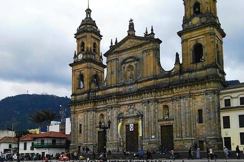 Bogotá city tour, museo del oro and plaza Bolívar