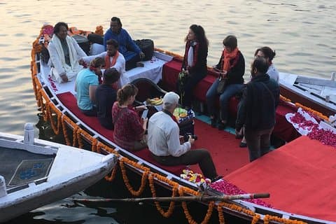 Varanasi-Morgen-Bootsfahrt mit lokalem Frühstück