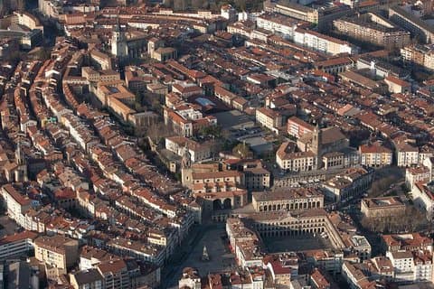 Déjeuner en petit groupe dans la vallée de sel de Vitoria et Añana inclus