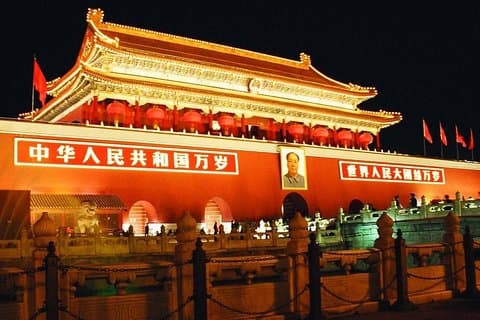 Underbar Beijing Layover Night Tour som njuter av den berömda Peking Duck