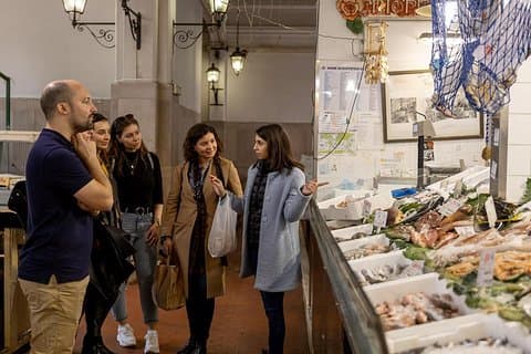 エリチェでのランチまたはディナー付きプライベートマーケットツアーと料理教室