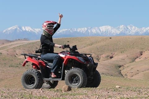 Ciclismo en quad por el desierto de Agafay de 2 horas en Marrakech