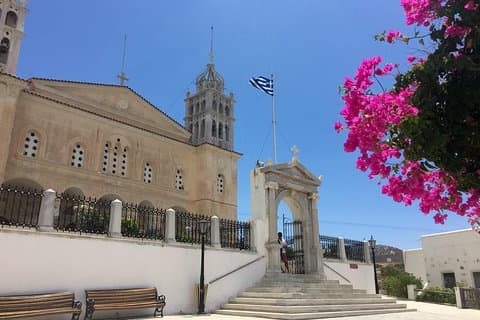 Descubre Lefkes : Pueblo tradicional de montaña de Paros