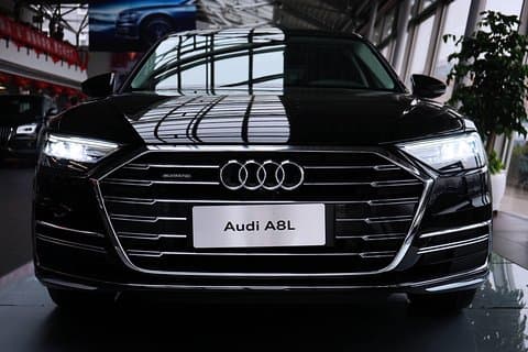 Veículo de luxo com guia particular Tour personalizado de 8 horas pelos destaques da cidade