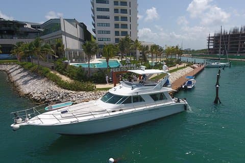 Excursion en bateau de Cancun à Isla Mujeres sur un yacht de luxe avec chef -SR55C