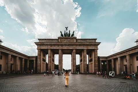Private Transfer from Munich to Berlin with 2h of Sightseeing