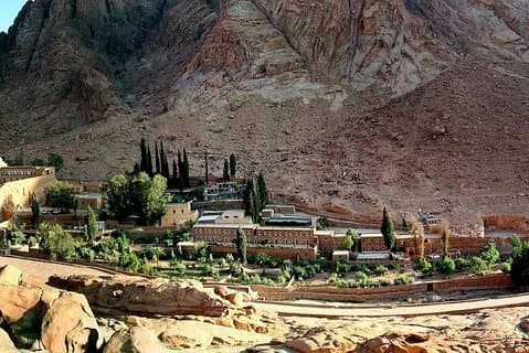 StCatherine Monastery Sunrise & Colored Canyon jeeptur fra Sharm