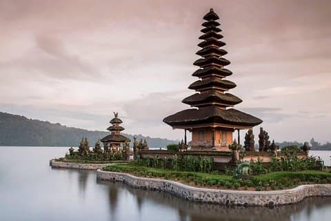 Privat tur: Jatiluwih risterrasser - Ulun Danu tempel - Bayumala fossefall