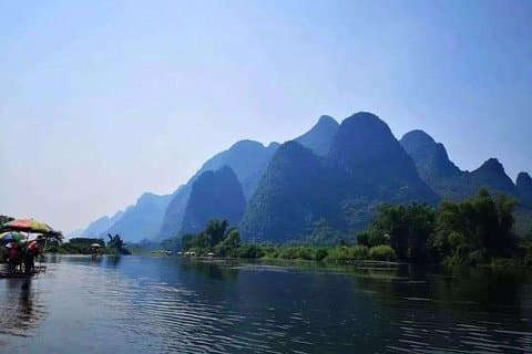 Excursión privada de 2 días a Guilin: crucero por el río Li y excursión al campo de Yangshuo