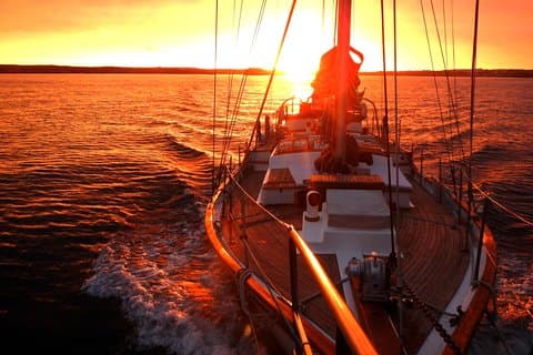 Lissabon - Dagsljus eller solnedgång Tour på en vintage segelbåt